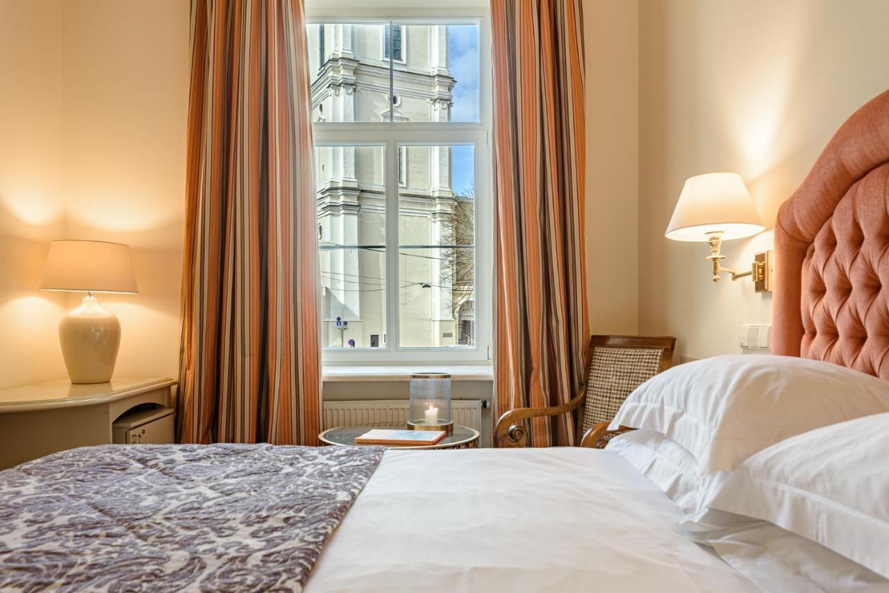 Narutis Hotel - Small Luxury Hotels Of The World วิลนีอุส ภายนอก รูปภาพ A room at the hotel