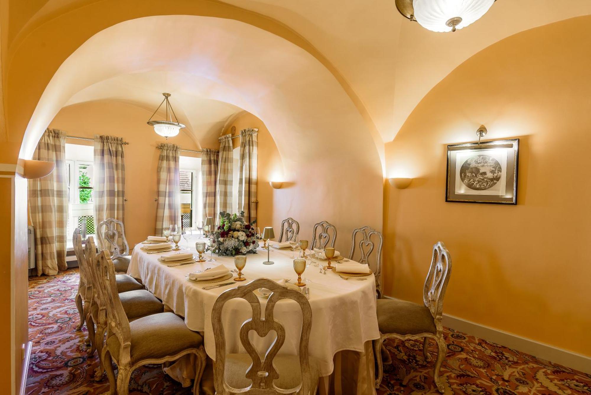 Narutis Hotel - Small Luxury Hotels Of The World วิลนีอุส ภายนอก รูปภาพ The dining room