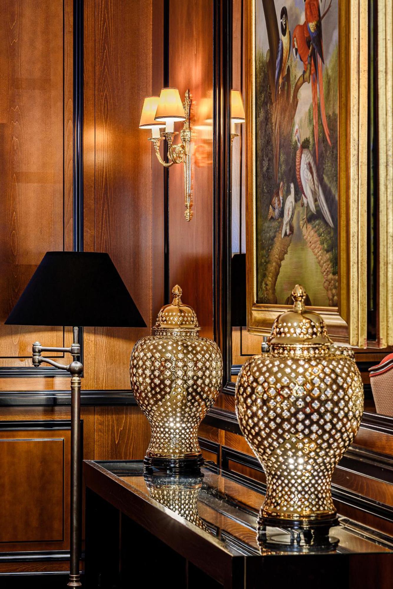 Narutis Hotel - Small Luxury Hotels Of The World วิลนีอุส ภายนอก รูปภาพ A detail of the interior of the hotel