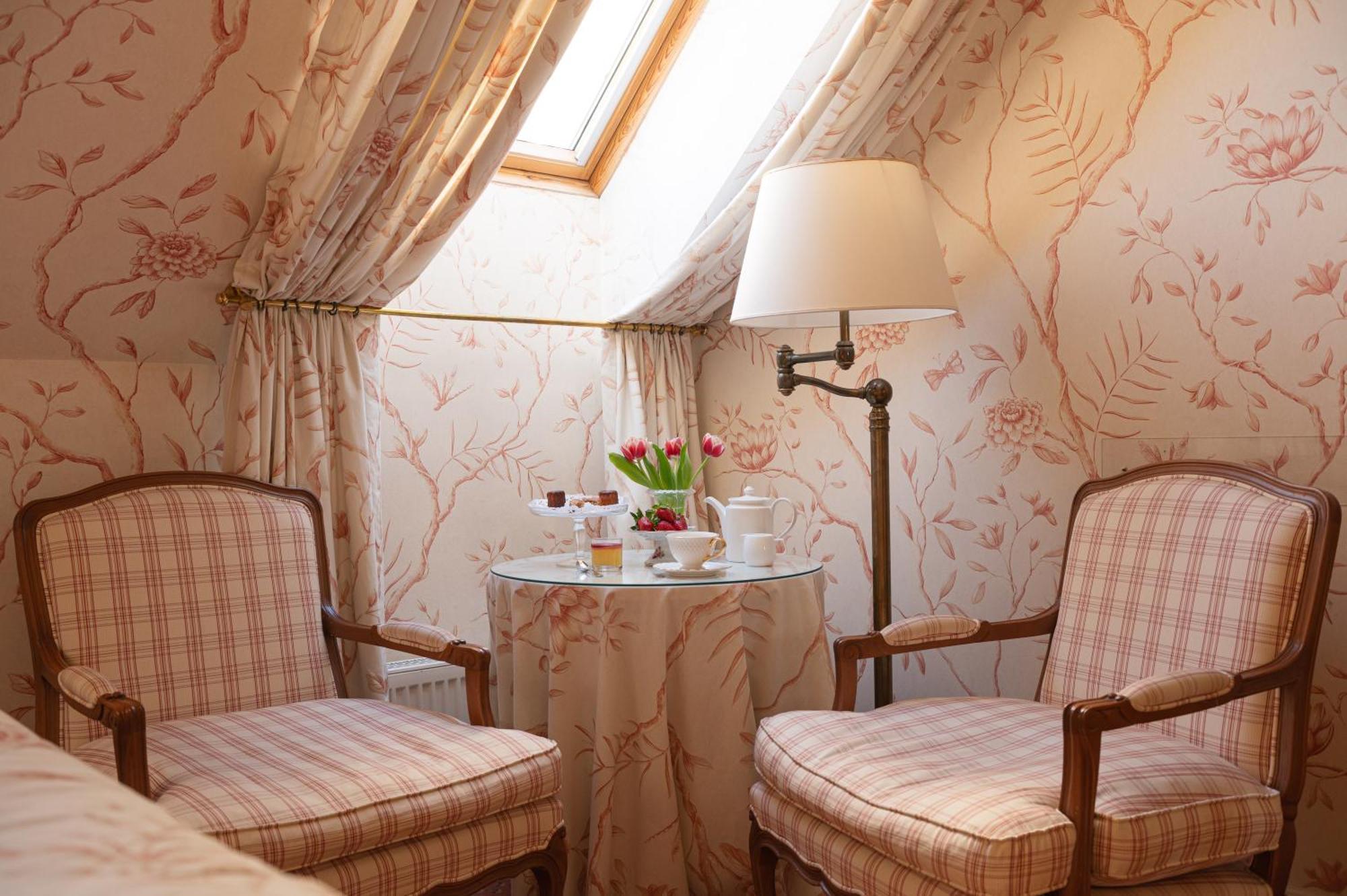 Narutis Hotel - Small Luxury Hotels Of The World วิลนีอุส ภายนอก รูปภาพ A room at the hotel