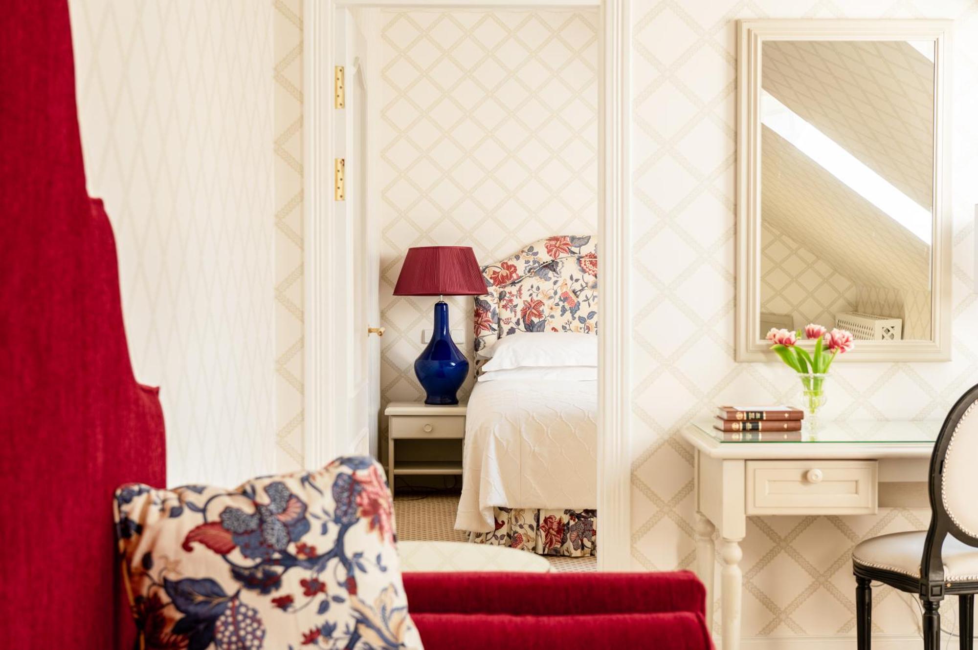 Narutis Hotel - Small Luxury Hotels Of The World วิลนีอุส ภายนอก รูปภาพ A room at the hotel